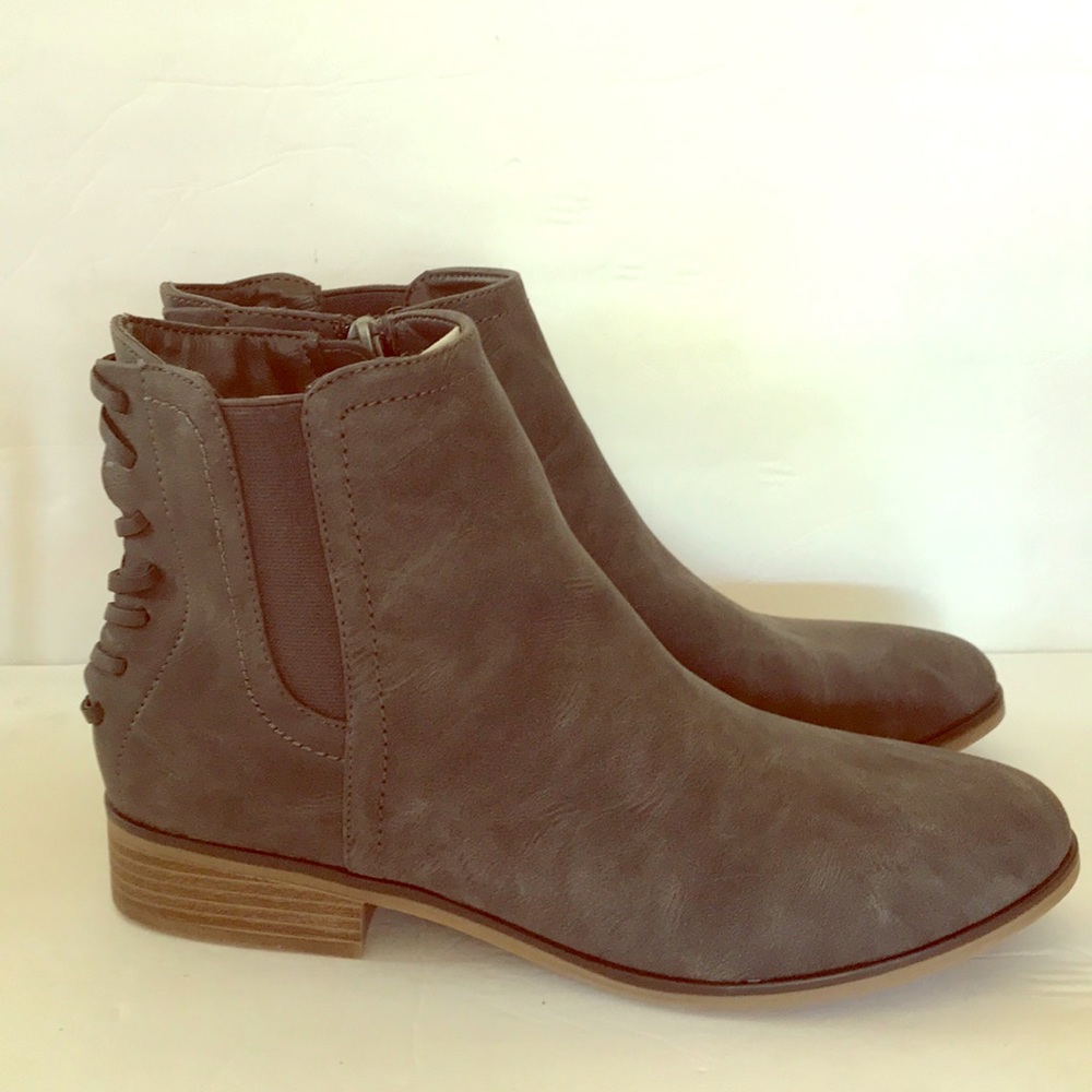 NWOT Limelight Booties Grey